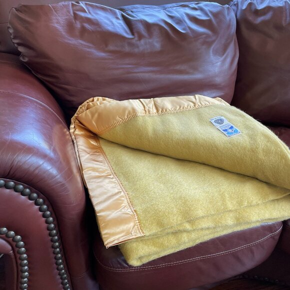 Vintage Kenwood 100% Virgin Wool Throw Blanket Made in Canada Yellow/ Gold BNIP - Picture 4 of 13